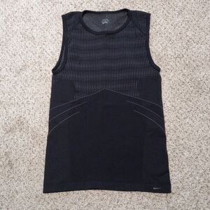 NIKE M/L stretch Dri-fit tank
